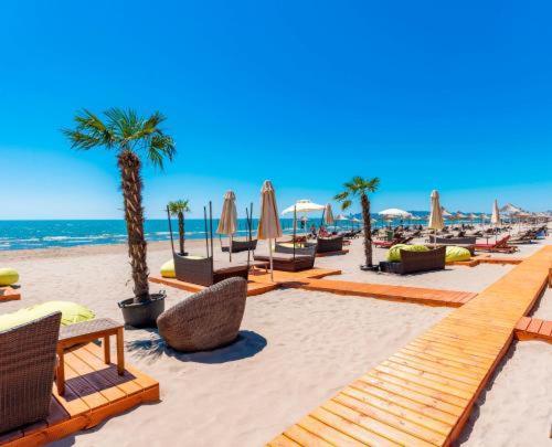 Gold Key Apartments, Durres Beach Εξωτερικό φωτογραφία